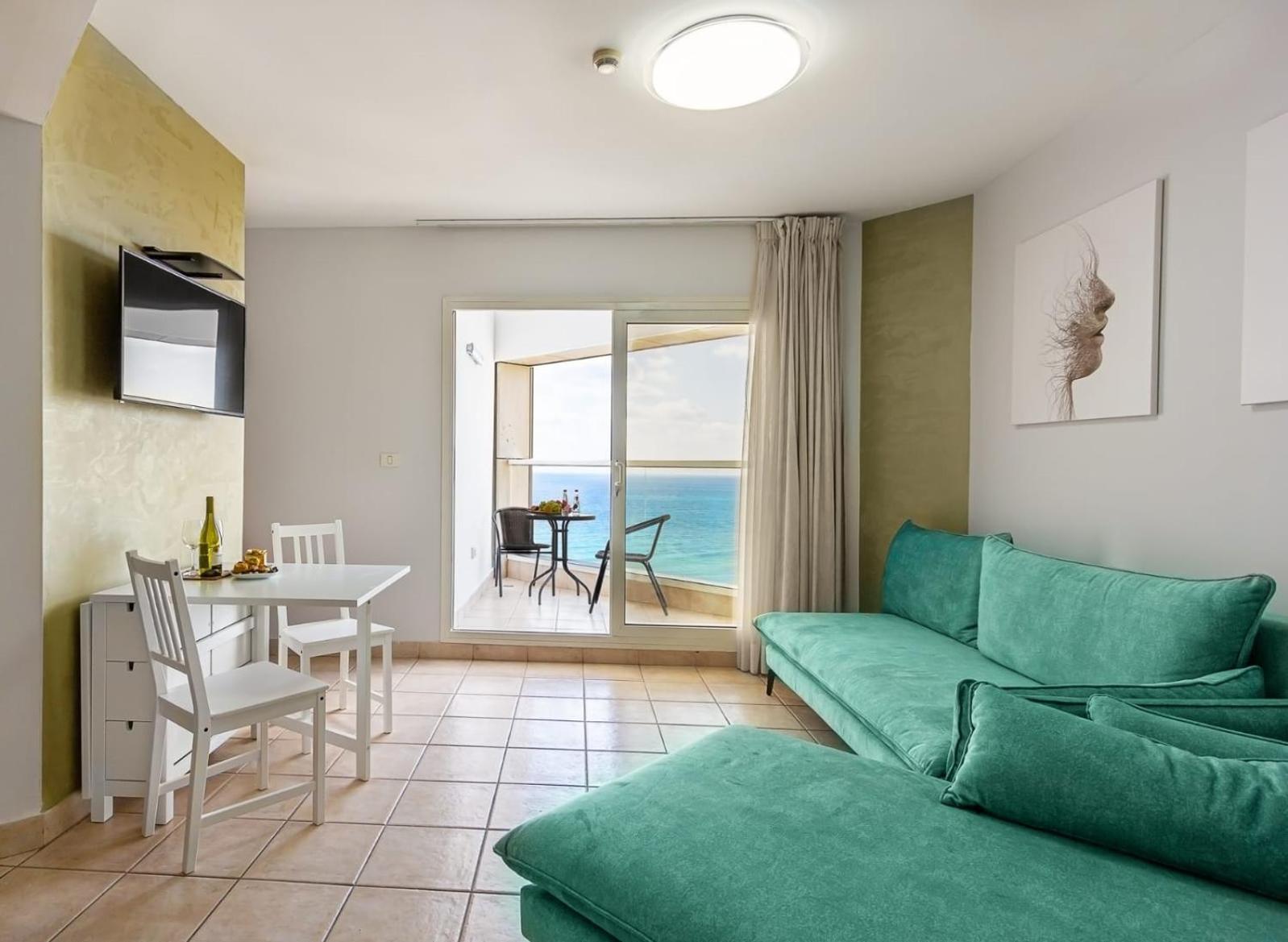 Go To Apartments In Leonardo Бат-Ям Номер фото