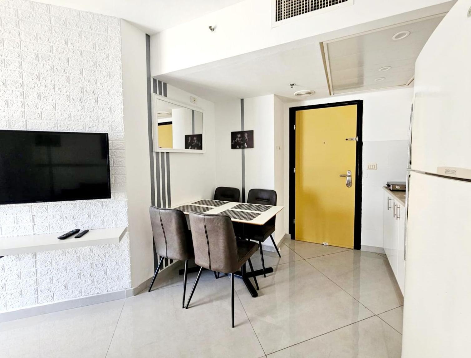Go To Apartments In Leonardo Бат-Ям Екстер'єр фото